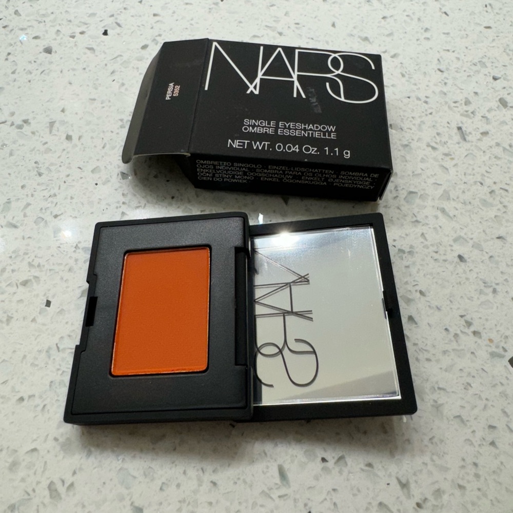 NARS Single Eyeshadow / Shade: Persia
NEVER USED, BRAND NEW